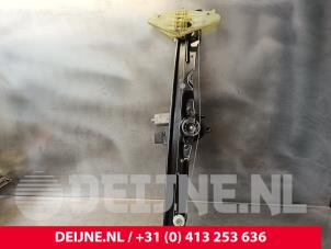 Gebruikte Raammechaniek 2Deurs rechts-voor Peugeot Expert (V1/VA/VB/VE/VF/VT/VY) 1.6 Blue HDi 95 16V Prijs € 84,70 Inclusief btw aangeboden door van Deijne Onderdelen Uden B.V.