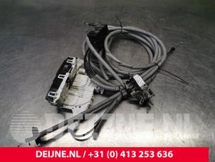 Volkswagen Crafter Schiebetür Schließmechanik rechts O244415 foto 2