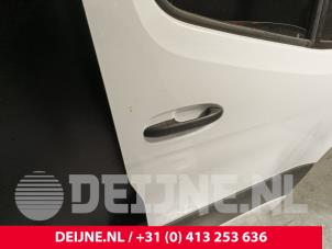Mercedes Sprinter Door 2-door, right O244525 photo 2