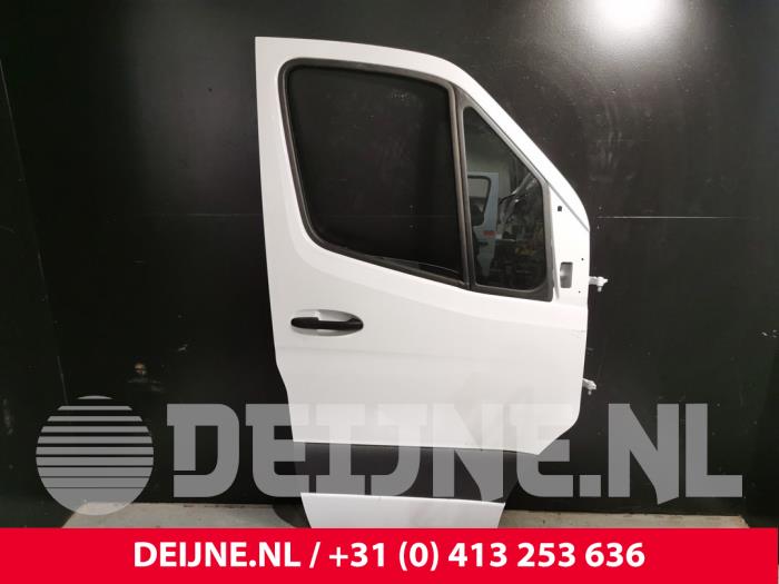 Mercedes Sprinter Tür 2-türig rechts O244532