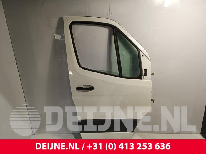 Mercedes Sprinter Tür 2-türig rechts O244551