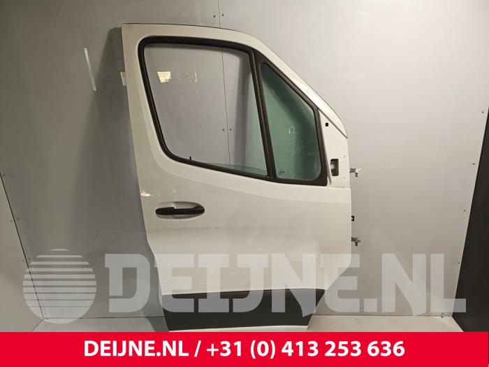 Mercedes Sprinter Tür 2-türig rechts O244552