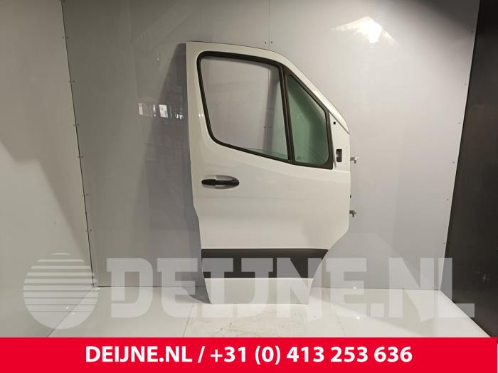 Mercedes Sprinter Tür 2-türig rechts O244565