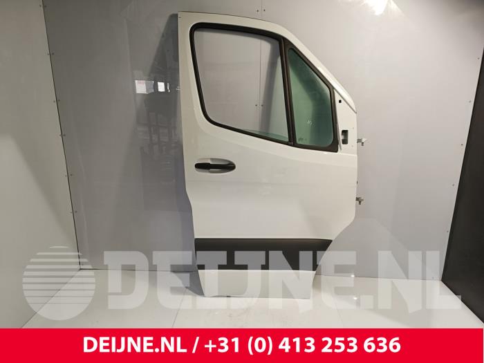 Mercedes Sprinter Tür 2-türig rechts O244569