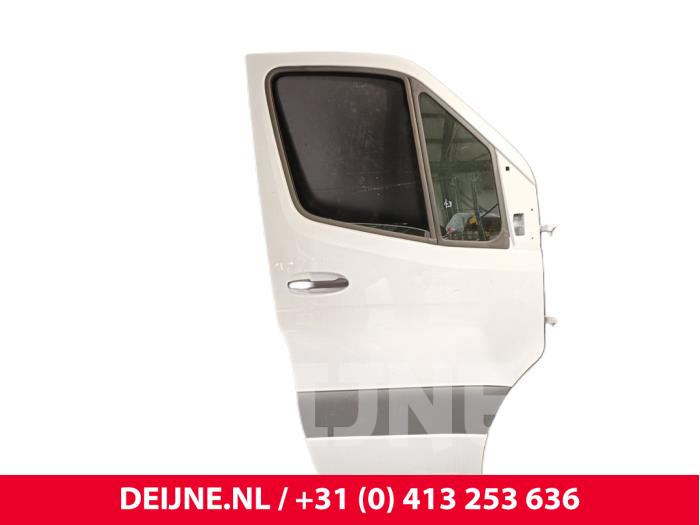 Mercedes Sprinter Tür 2-türig rechts O244598