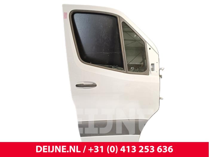 Mercedes Sprinter Tür 2-türig rechts O244600