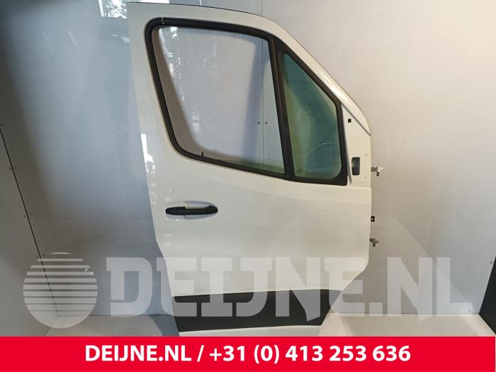 Mercedes Sprinter Door 2-door, right O244619