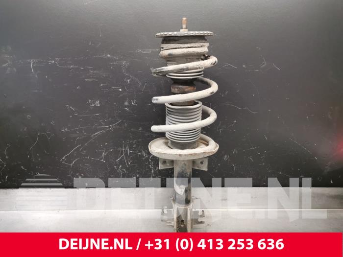 Renault Master Stoßdämpferstrebe rechts vorne O244838