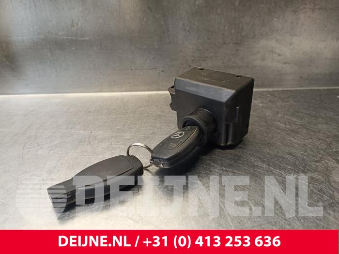 Mercedes Vito Kontaktslot+Sleutel O245040
