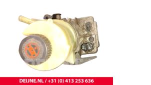 Opel Vivaro Power steering pump O245273 photo 3