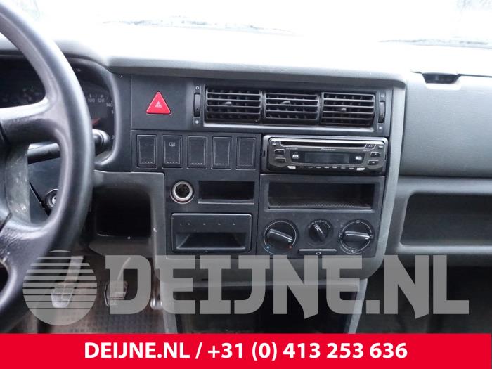 Volkswagen Transporter Radio O245326