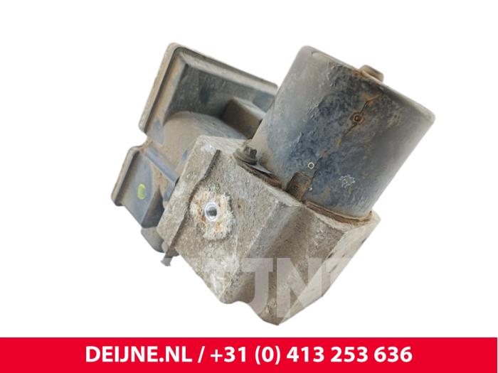 Gebruikte ABS Pomp Renault Trafic New (FL) 2.0 dCi 16V 115 Prijs € 363,00 Inclusief btw aangeboden door van Deijne Onderdelen Uden B.V.