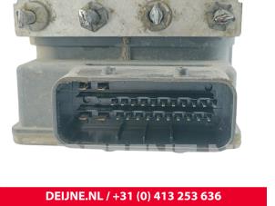Renault Trafic ABS Pumpe O245451 foto 3