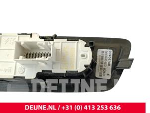 Peugeot Expert Electric window switch O245549 photo 3