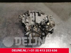 Opel Vivaro Versnellingsbak O245602 foto 4