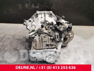 Opel Vivaro Versnellingsbak O245602 foto 3
