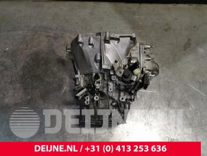 Opel Vivaro Getriebe O245603 foto 4