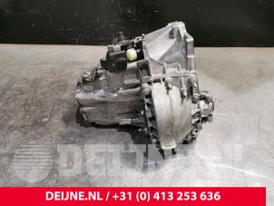 Opel Vivaro Getriebe O245603 foto 2