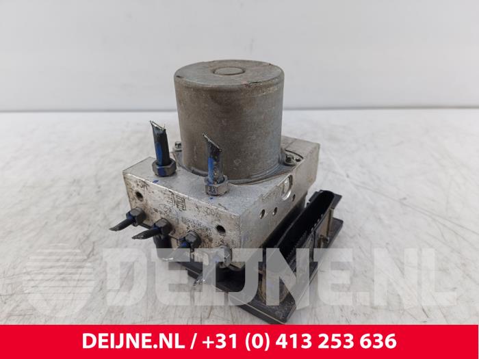 Gebruikte ABS Pomp Ford Transit 2.2 TDCi 16V Prijs € 60,50 Inclusief btw aangeboden door van Deijne Onderdelen Uden B.V.