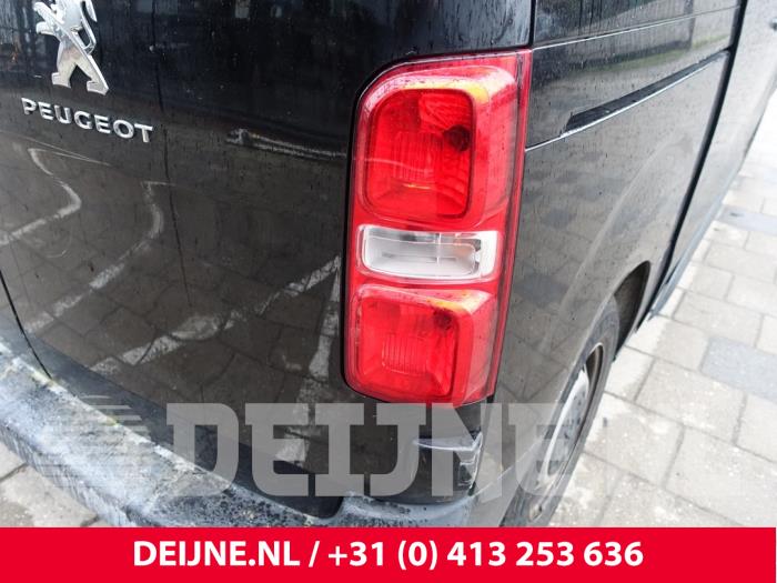Peugeot Expert Rücklicht rechts O245704