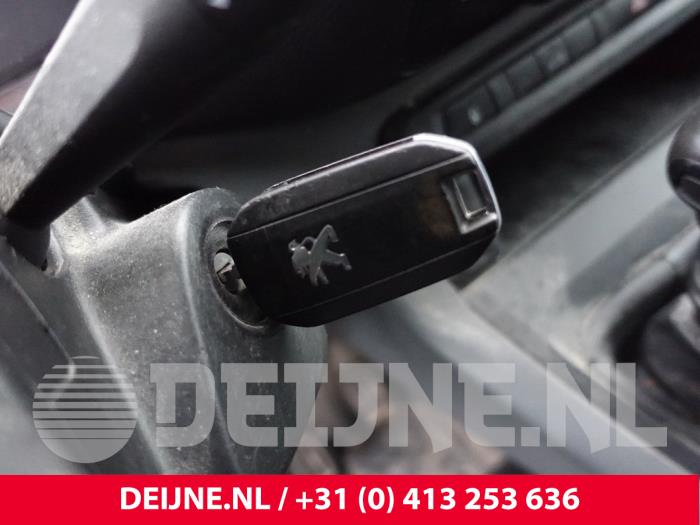 Peugeot Expert Zündschloss+Schlüssel O245722