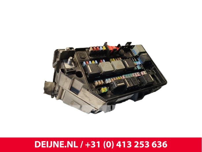 Lynk & Co 01 Sicherungskasten O245867