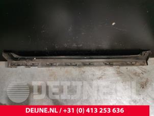 Volvo V70 Seitenschürze links O245897 foto 2