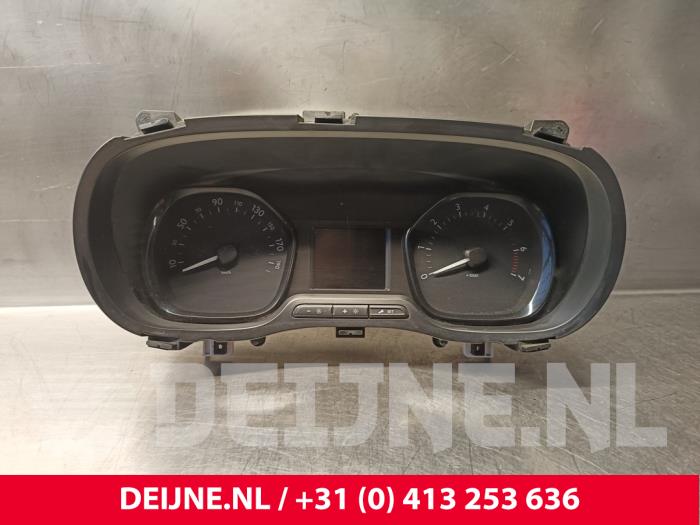 Toyota Pro-Ace Tacho - Kombiinstrument KM O245916