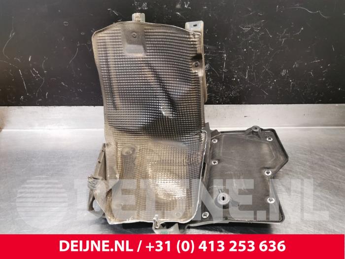 Porsche Panamera Stoßstangenstütze rechts hinten O245935