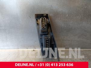Renault Master Electric window switch O245971 photo 2