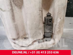 Mercedes Sprinter Scheibensprühertank vorne O246026 foto 3