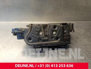 Volkswagen Caddy Door lock mechanism 2-door, left O246111 photo 3