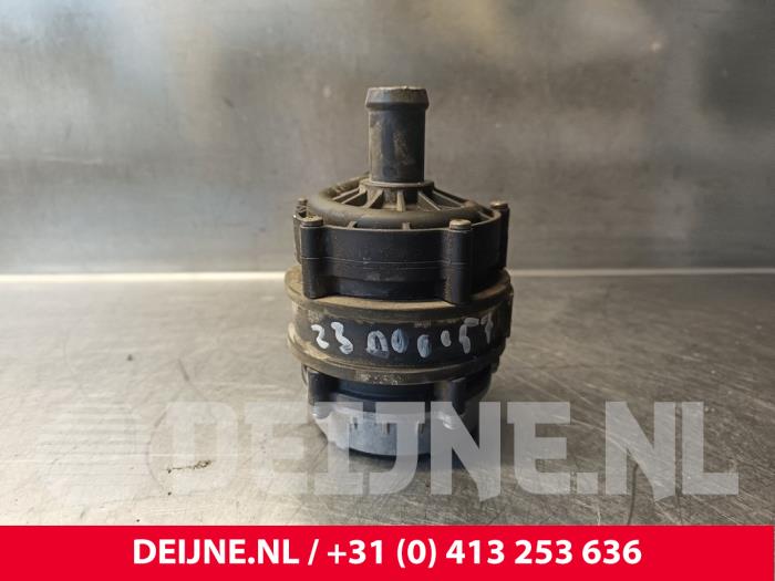 Volvo C40 Wasserpumpe O246176