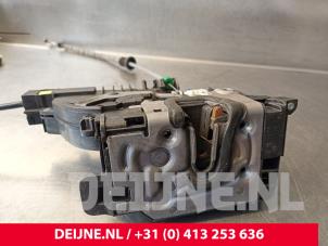 Mercedes Vito Türschlossmechanik 2-türig rechts O246194 foto 3