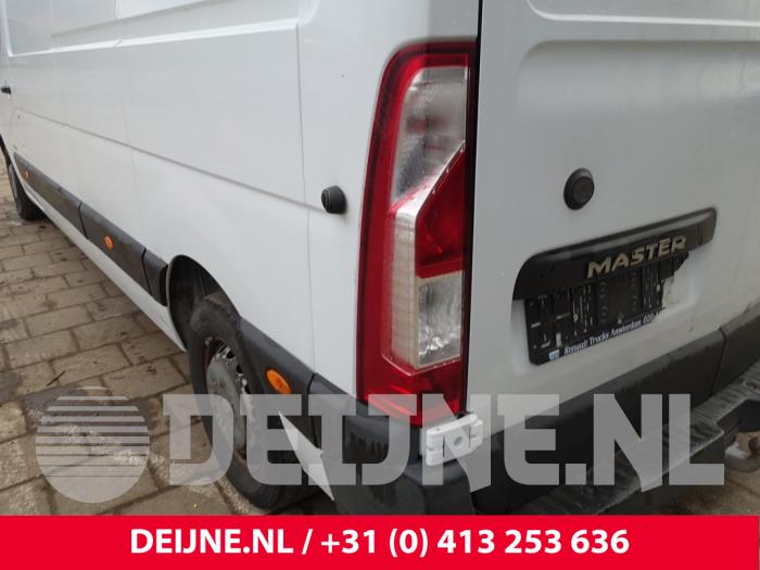Renault Master Achterlicht links O246305