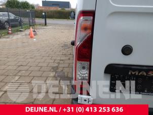 Renault Master Taillight, left O246305 photo 2