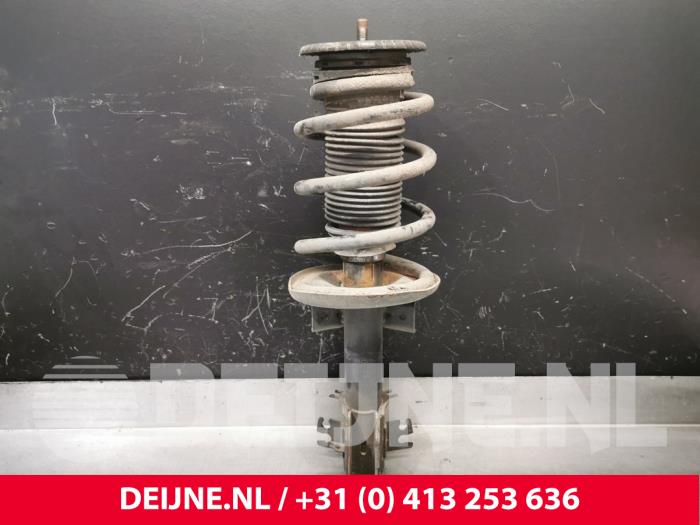 Renault Master Stoßdämpferstrebe rechts vorne O246347