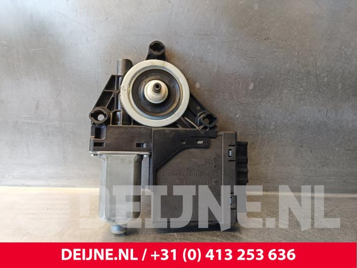 Lynk & Co 01 Raammotor Portier O246434