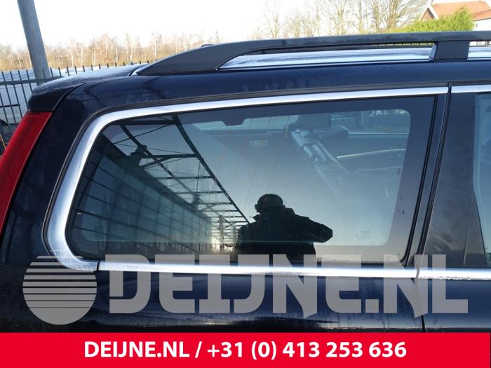 Volvo V70 Extra window 4-door, right O246550