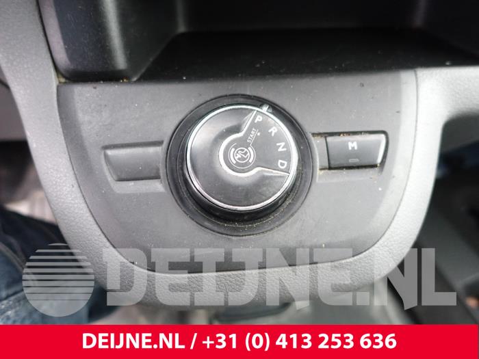 Gebruikte Versnellingspook Peugeot Expert (V1/VA/VB/VE/VF/VT/VY) 2.0 Blue HDi 180 16V Prijs € 60,50 Inclusief btw aangeboden door van Deijne Onderdelen Uden B.V.
