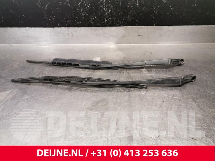 Porsche 911 Wiper arm set O246742