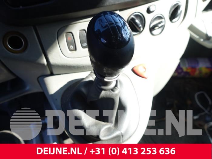 Renault Trafic Versnellingspook O246803
