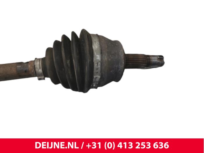 Aandrijfas rechts-voor van een Fiat Doblo Cargo (263) 1.3 D Multijet 2017