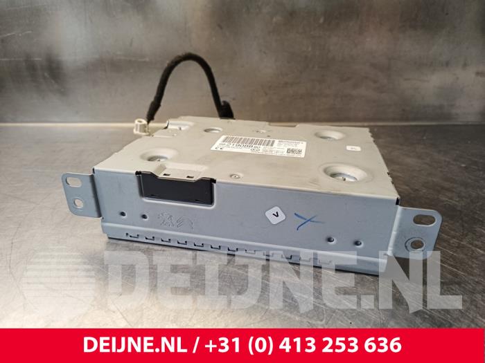 Peugeot Expert Regeleinheit Multi Media O246886