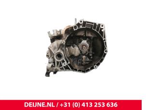 Gebruikte Versnellingsbak Fiat Doblo Cargo (263) 1.3 D Multijet Prijs € 605,00 Inclusief btw aangeboden door van Deijne Onderdelen Uden B.V.