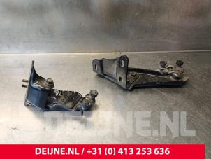 Volkswagen Caddy Sliding door roller, right O247132 photo 2