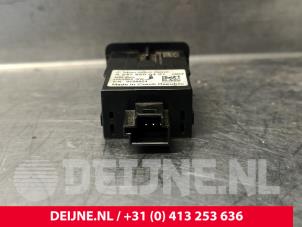 Mercedes Sprinter AUX / USB-Anschluss O247212 foto 2