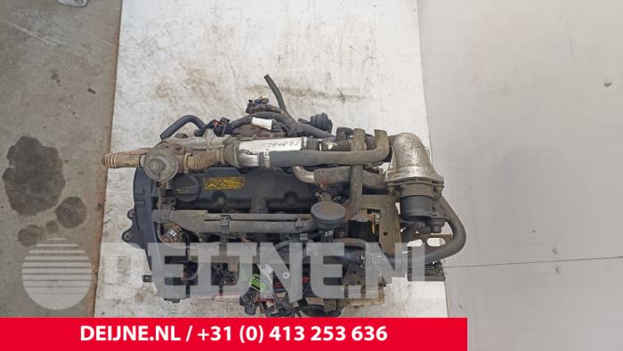 Motor van een Peugeot Boxer (244) 2.2 HDi 2005