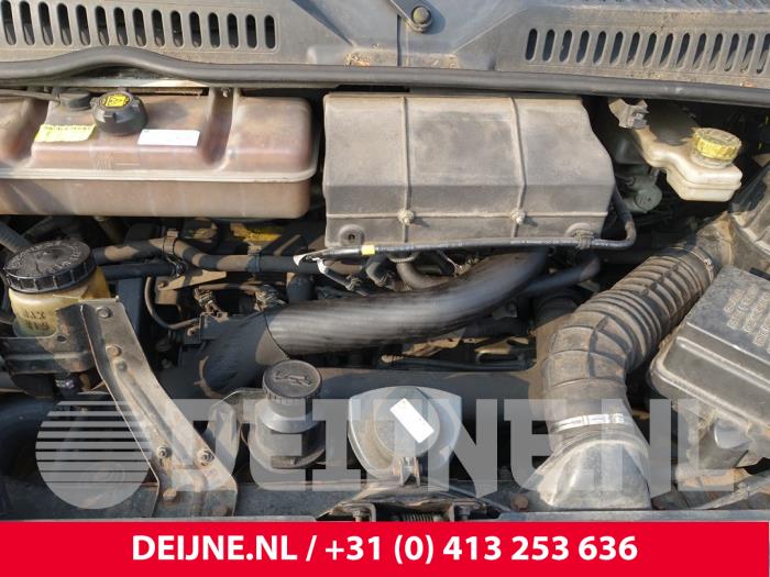 Motor van een Peugeot Boxer (244) 2.2 HDi 2005