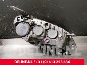 Fiat Doblo Koplamp links O247452 foto 2